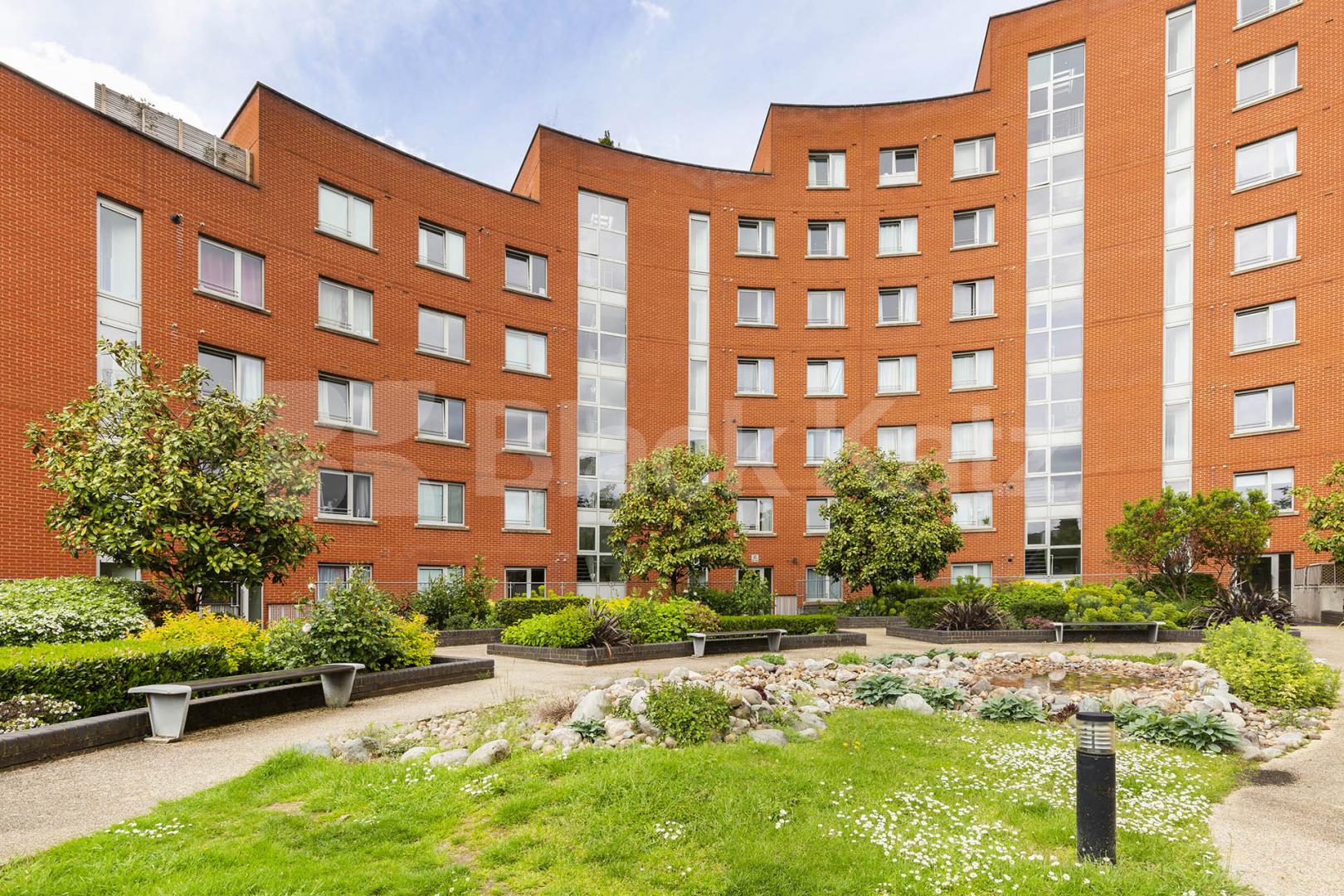 3 bedroom located in the popular vision 7 development  Eden Grove, Holloway